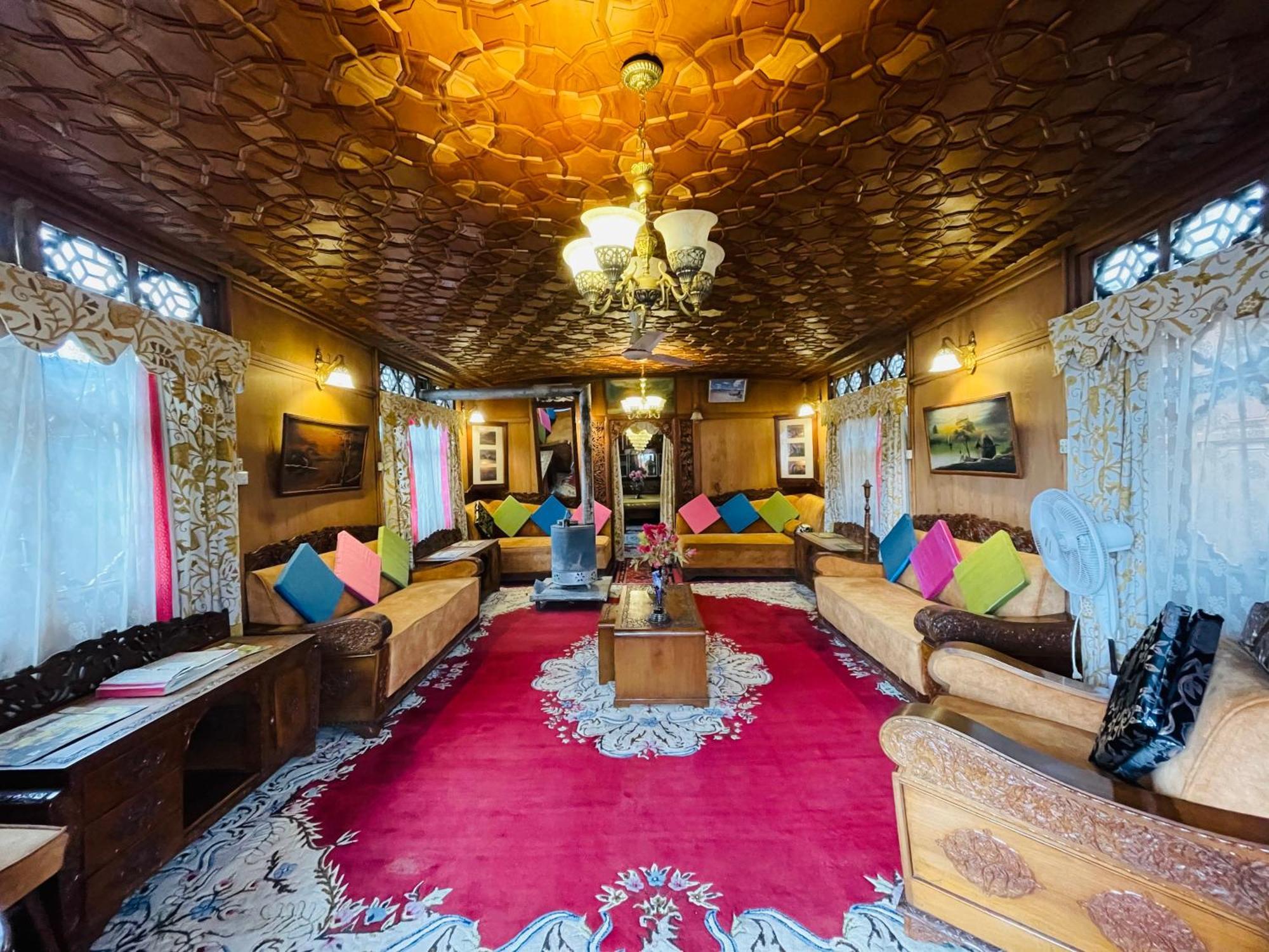 New Sea Palace Houseboats Srīnagar Exterior foto