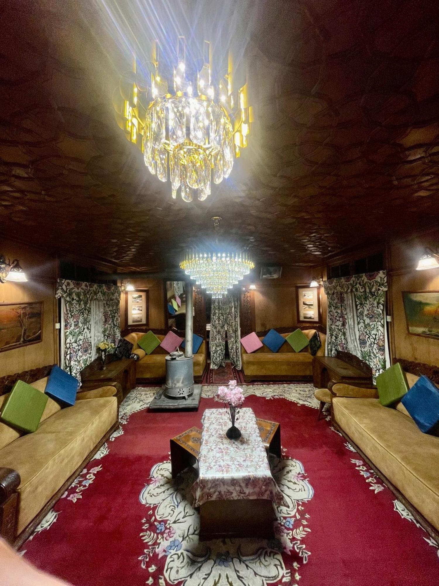 New Sea Palace Houseboats Srīnagar Exterior foto