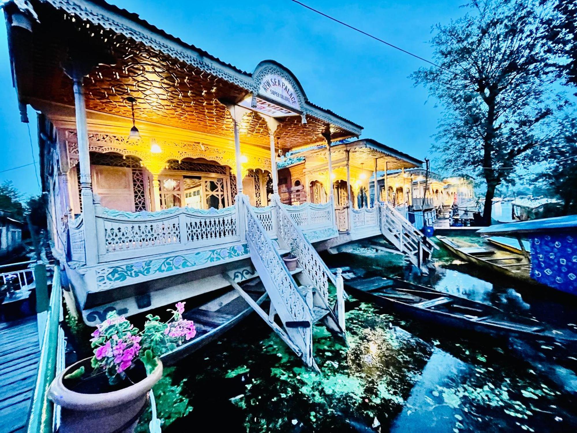 New Sea Palace Houseboats Srīnagar Exterior foto