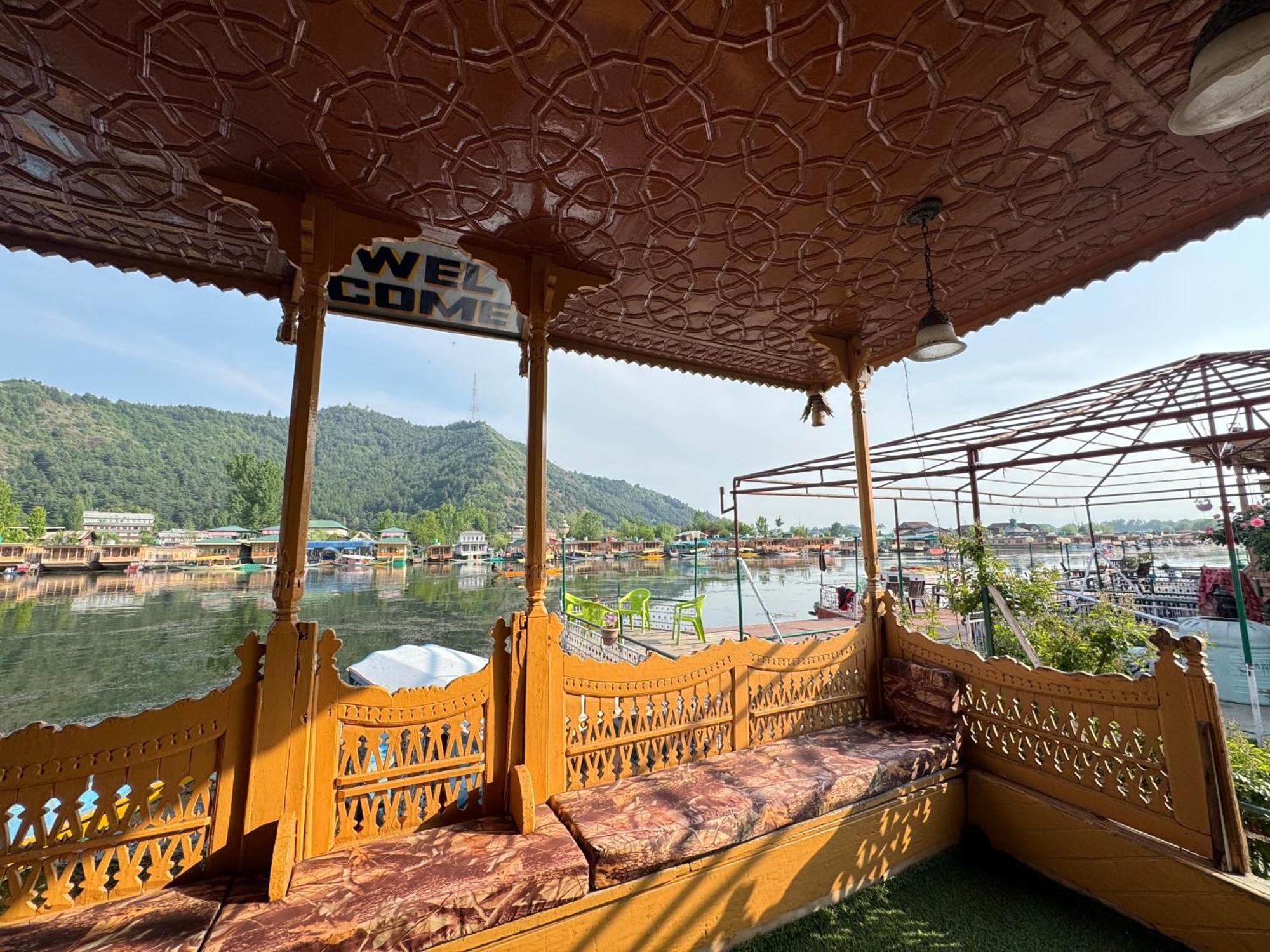 New Sea Palace Houseboats Srīnagar Exterior foto