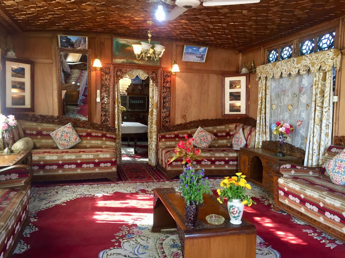New Sea Palace Houseboats Srīnagar Exterior foto