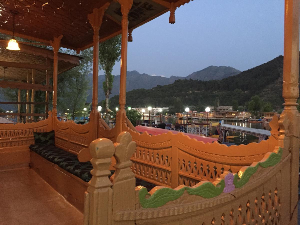 New Sea Palace Houseboats Srīnagar Exterior foto