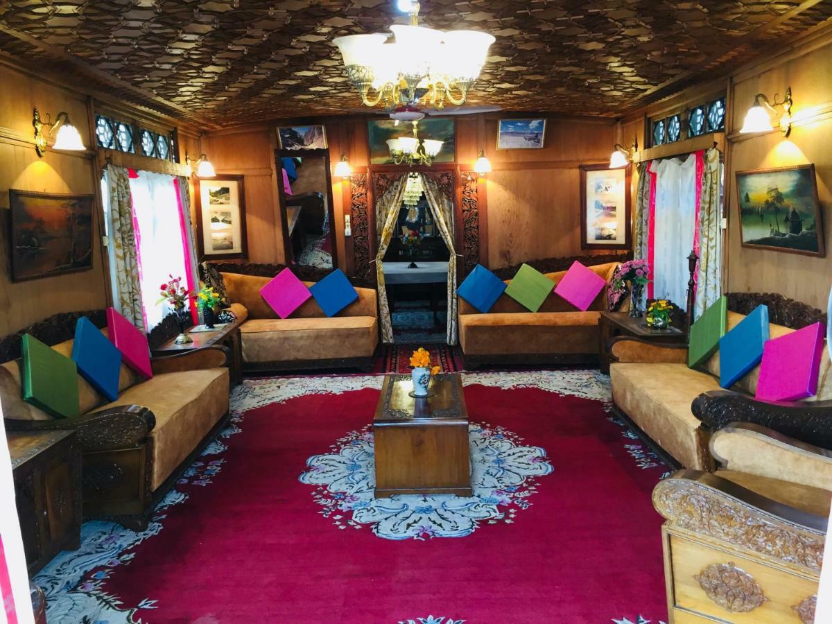 New Sea Palace Houseboats Srīnagar Exterior foto
